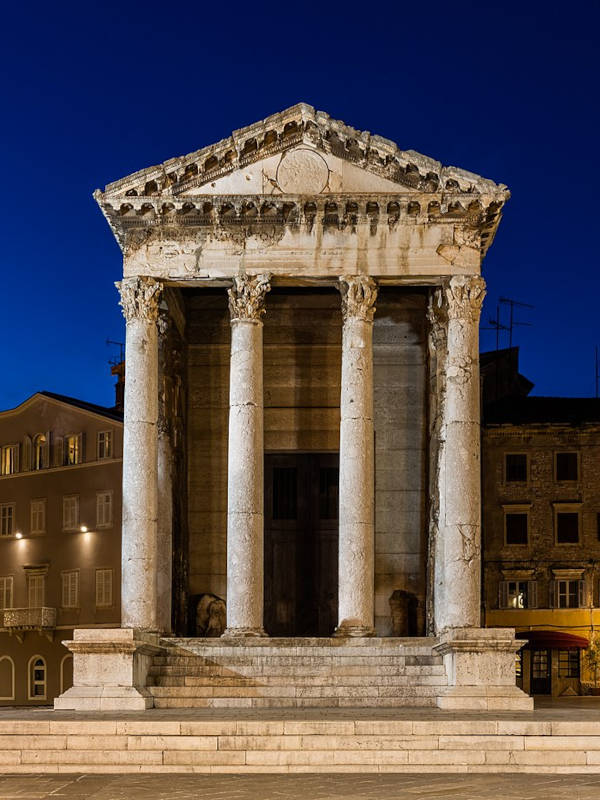 Roman temple dedicated to Augustus at night