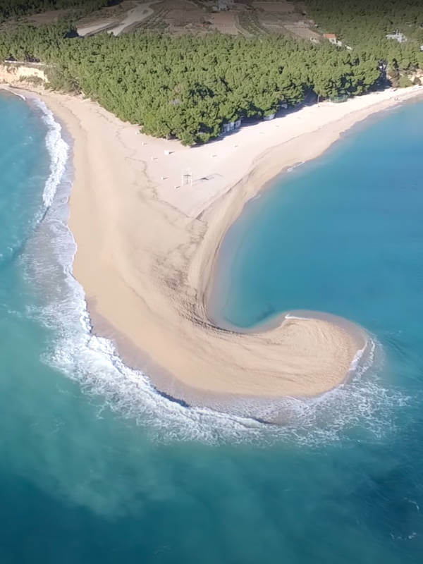 Zlatni rat beach in the shape of a comma