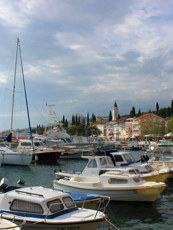 Selce and its port